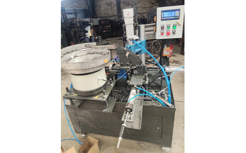 銷軸、螺栓-兩軸自動鉆孔雙倒角機(jī)