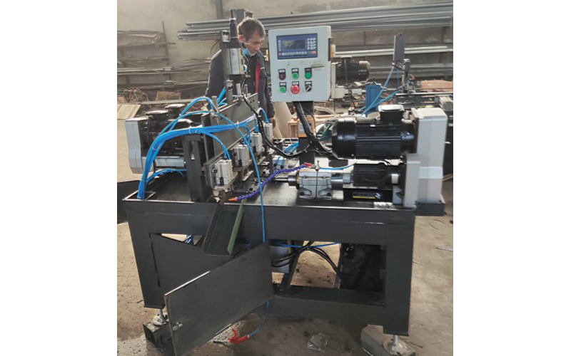 小方塊-三軸伺服鉆孔倒角沉孔機