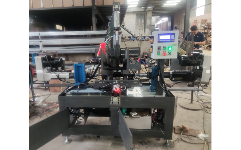 園鋼-兩軸伺服鉆深孔機