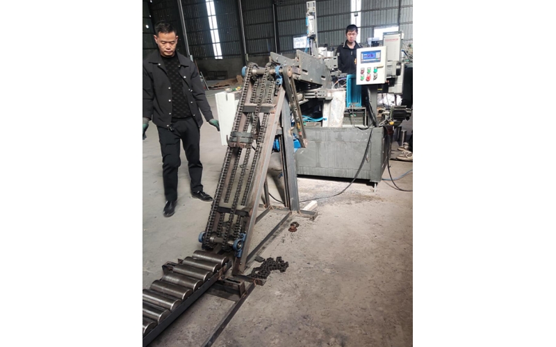 園鋼-自動伺服銑臺攻絲機