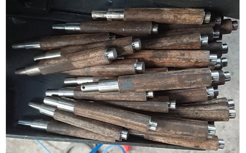 各種直銷、直桿-自動鉆孔機(jī)設(shè)計(jì)制造案例